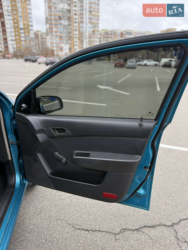 Седан Chevrolet Aveo 2009 в Киеве
