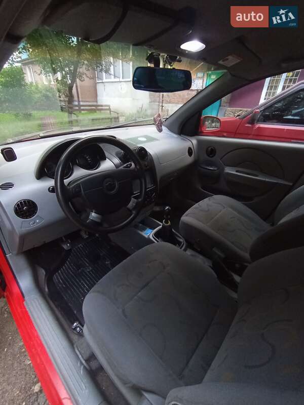 Седан Chevrolet Aveo 2004 в Калуше