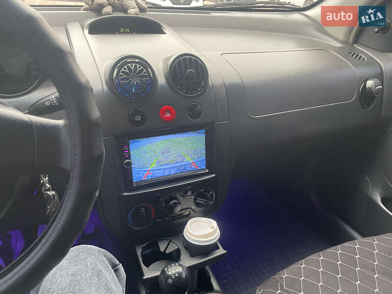 Седан Chevrolet Aveo 2005 в Сумах