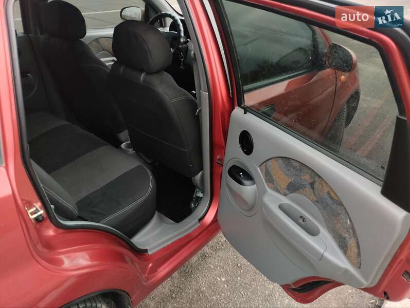 Хэтчбек Chevrolet Aveo 2005 в Южноукраинске фото 7 Хэтчбек Chevrolet Aveo 2005 в Южноукраинске