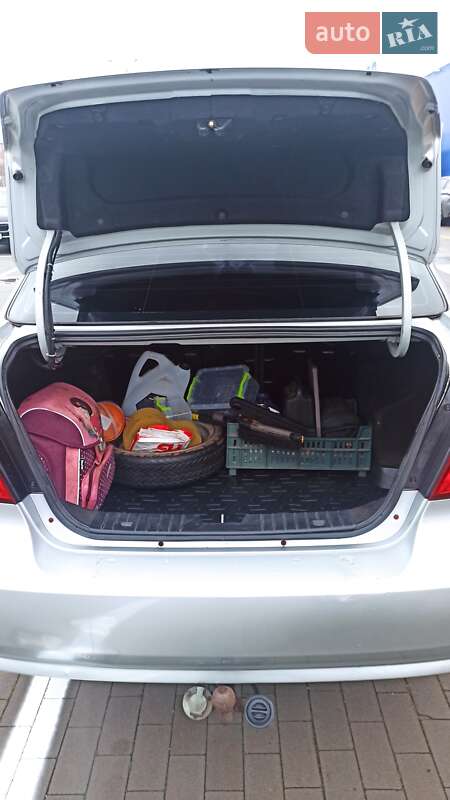 Седан Chevrolet Aveo 2007 в Умани