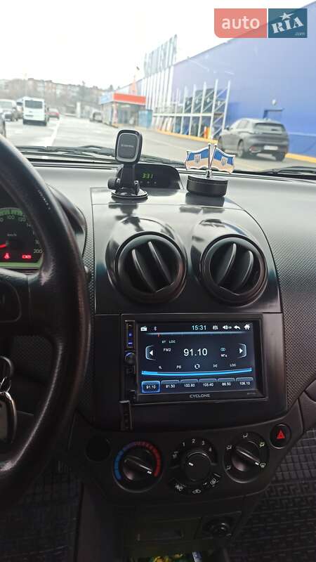 Седан Chevrolet Aveo 2007 в Умани