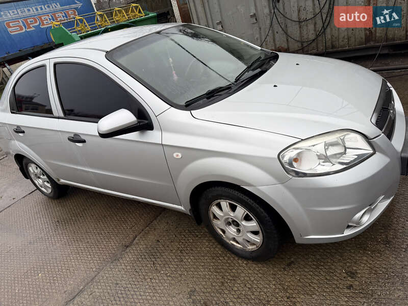 Седан Chevrolet Aveo 2011 в Пирятине