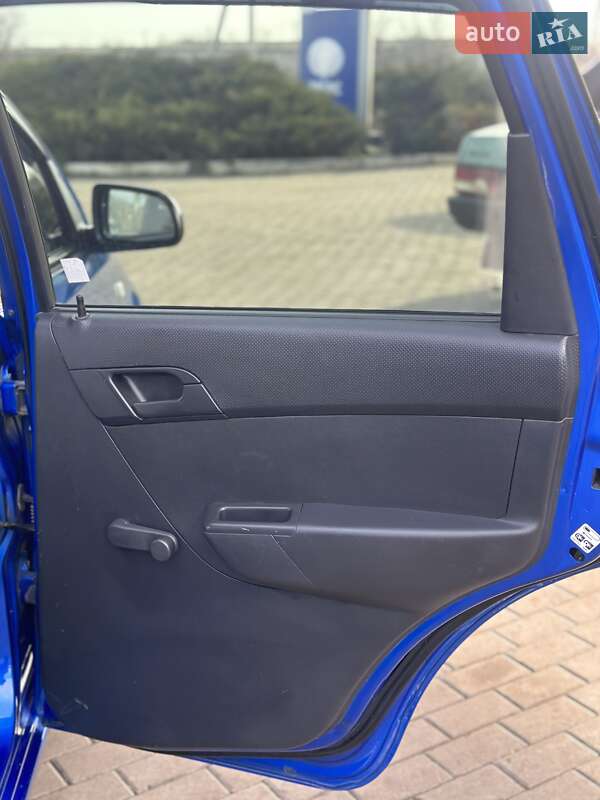 Хэтчбек Chevrolet Aveo 2011 в Павлограде