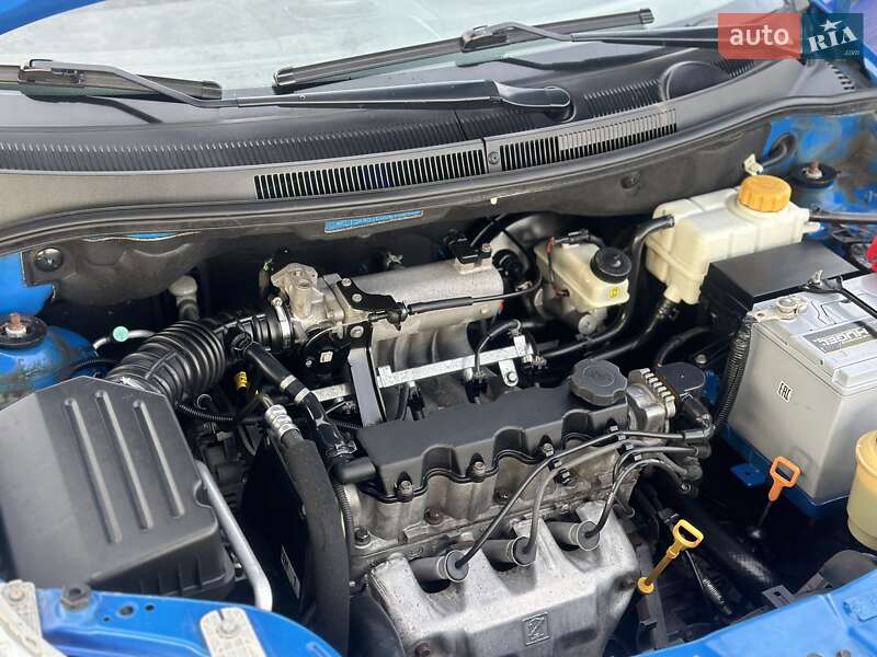 Хэтчбек Chevrolet Aveo 2011 в Павлограде