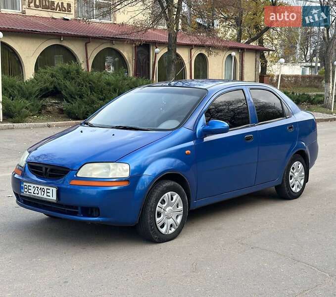 Седан Chevrolet Aveo 2004 в Николаеве