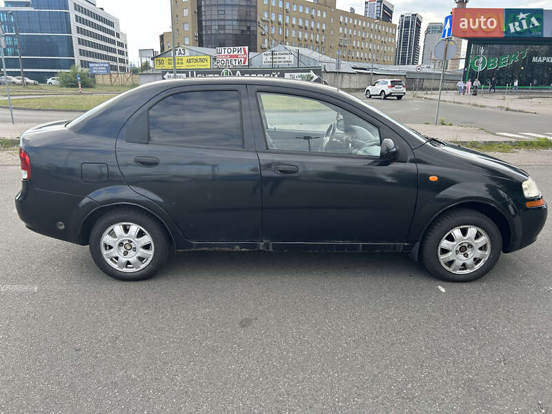 Седан Chevrolet Aveo 2005 в Киеве