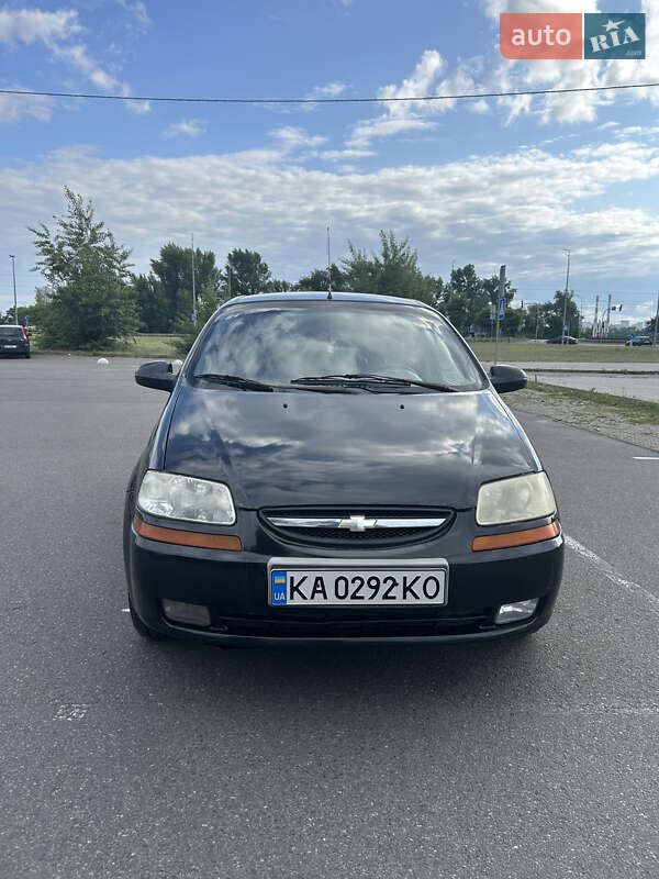 Седан Chevrolet Aveo 2005 в Киеве