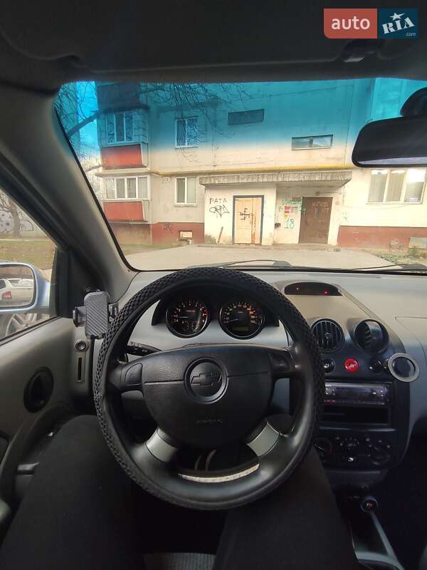 Седан Chevrolet Aveo 2005 в Черновцах