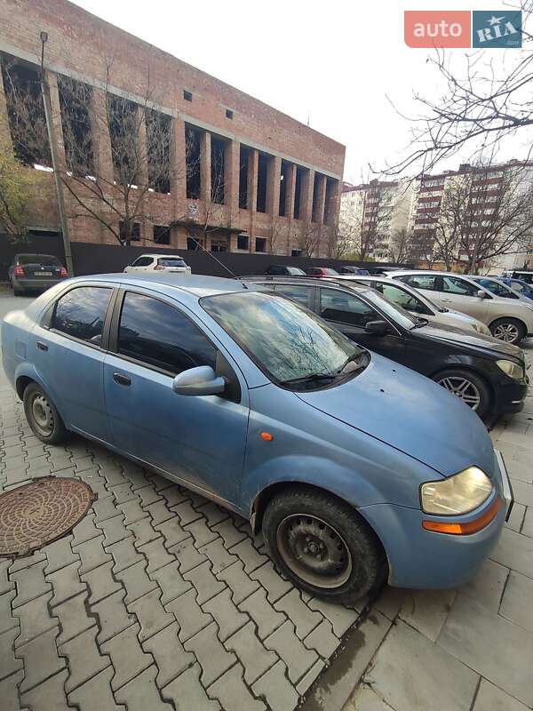 Седан Chevrolet Aveo 2005 в Черновцах