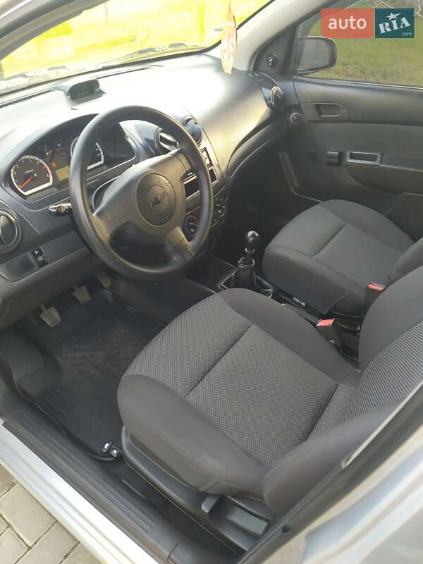 Седан Chevrolet Aveo 2006 в Мерефа