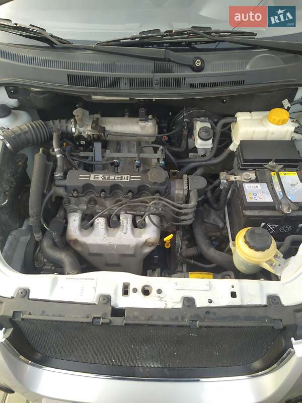 Седан Chevrolet Aveo 2006 в Мерефа