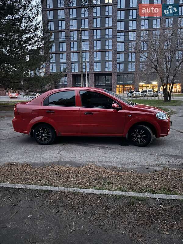 Седан Chevrolet Aveo 2008 в Днепре