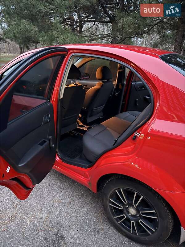Седан Chevrolet Aveo 2008 в Днепре