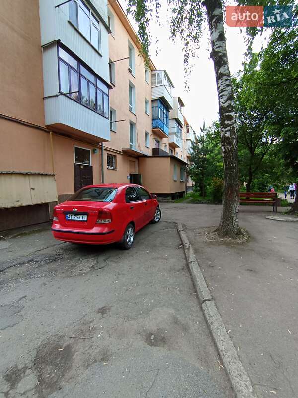 Седан Chevrolet Aveo 2004 в Калуше