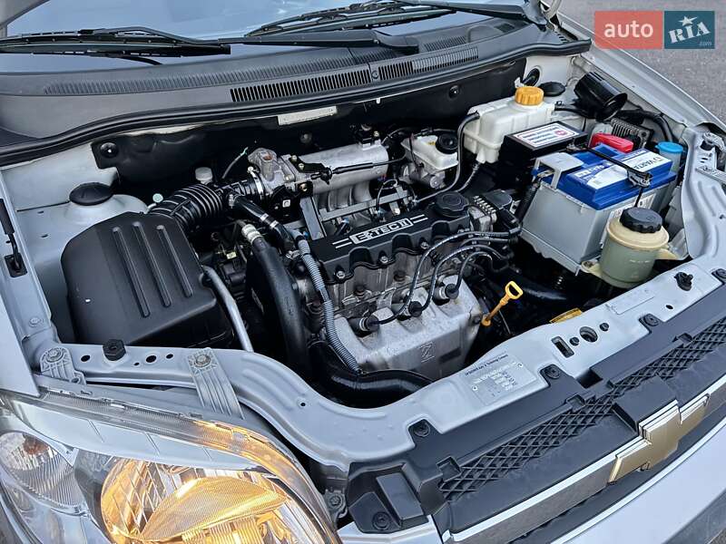 Седан Chevrolet Aveo 2006 в Николаеве