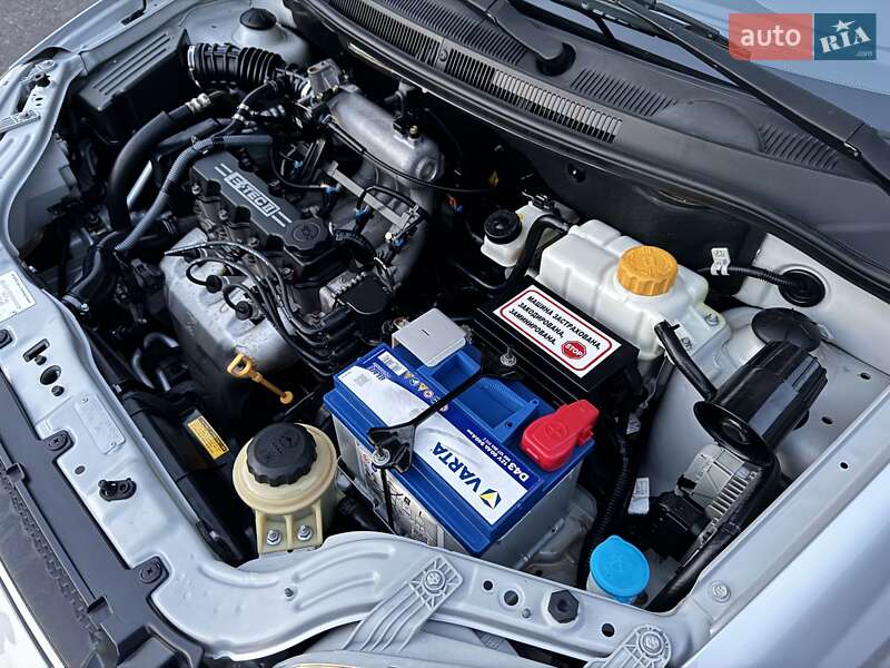 Седан Chevrolet Aveo 2006 в Николаеве