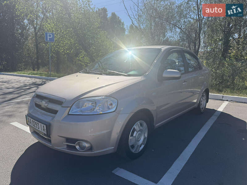 Седан Chevrolet Aveo 2008 в Киеве