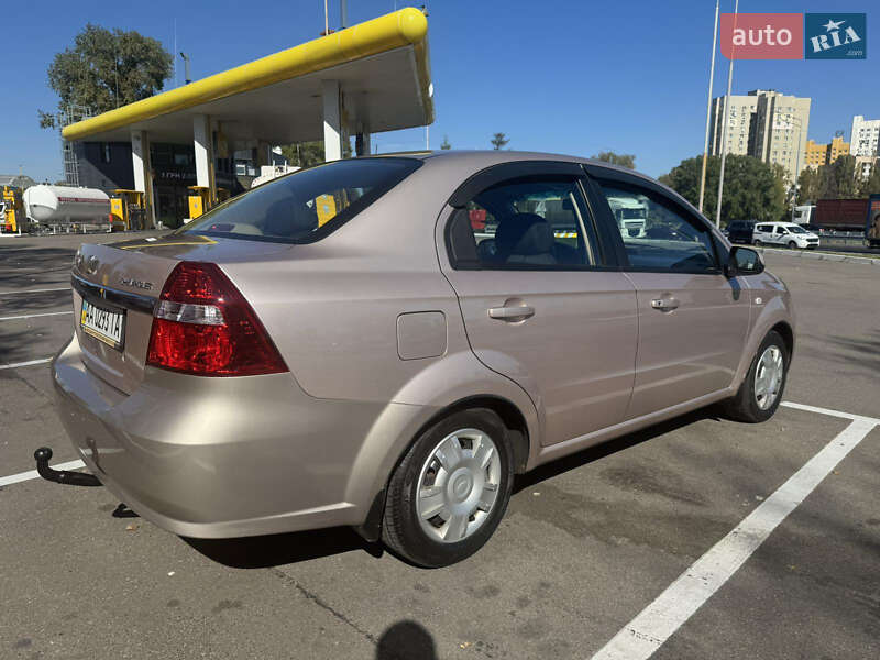 Седан Chevrolet Aveo 2008 в Киеве