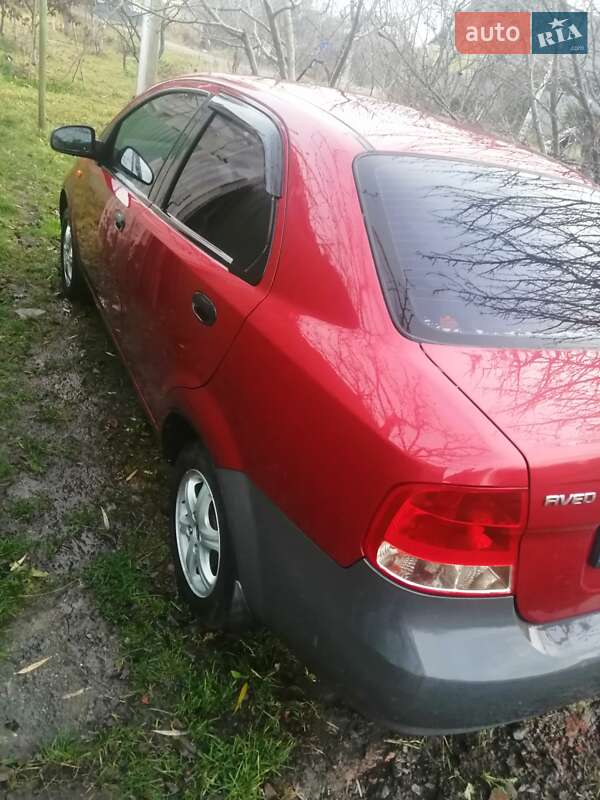 Седан Chevrolet Aveo 2004 в Полтаве
