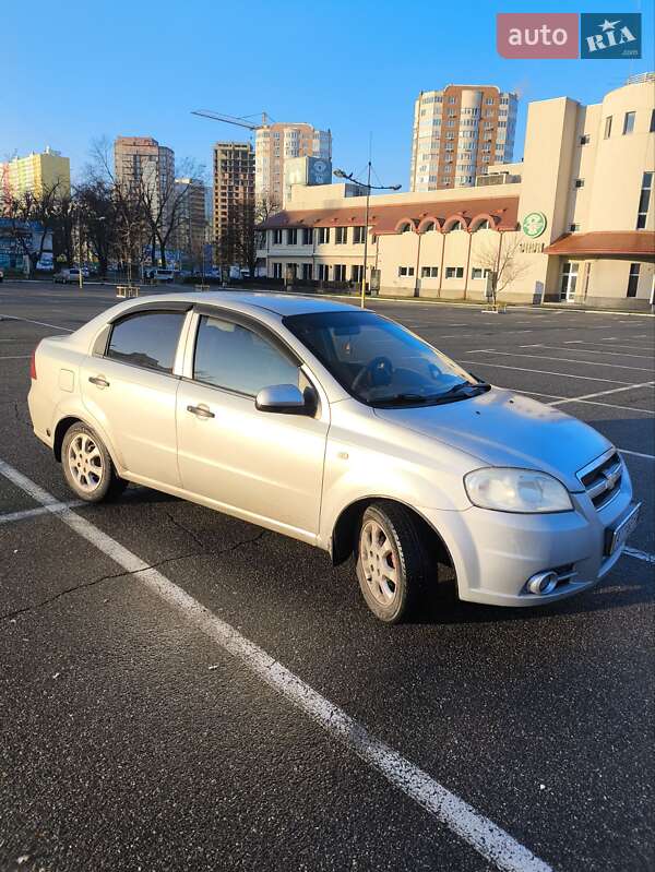 Седан Chevrolet Aveo 2006 в Броварах