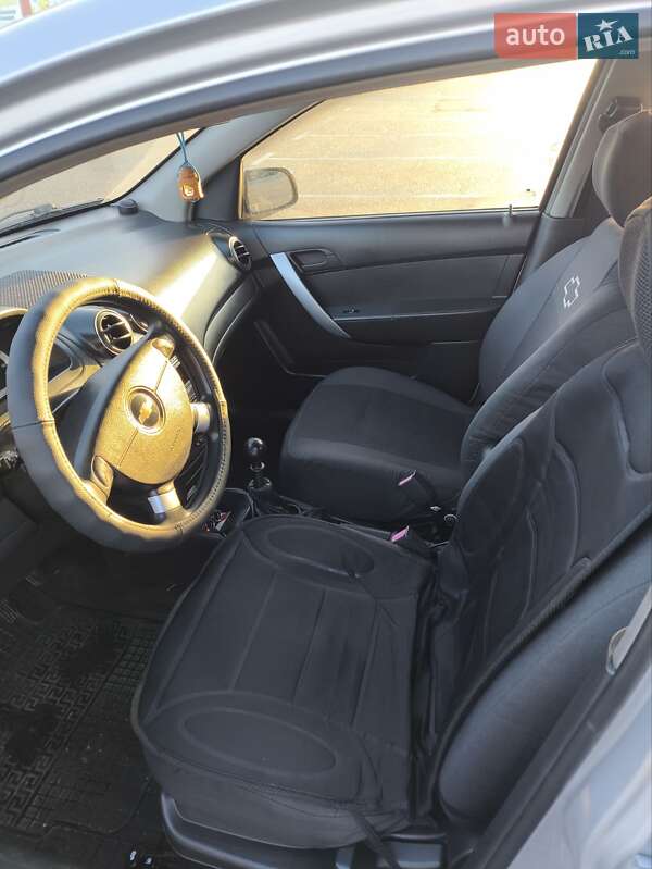 Седан Chevrolet Aveo 2006 в Броварах