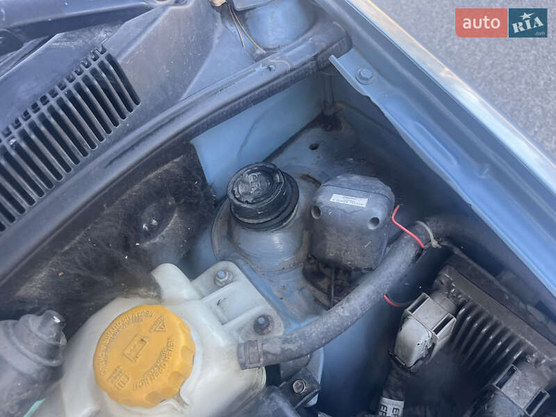 Хэтчбек Chevrolet Aveo 2006 в Макарове