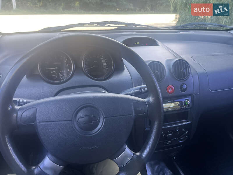 Хэтчбек Chevrolet Aveo 2006 в Макарове