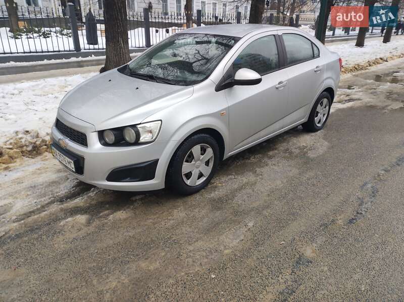 Седан Chevrolet Aveo 2012 в Харькове