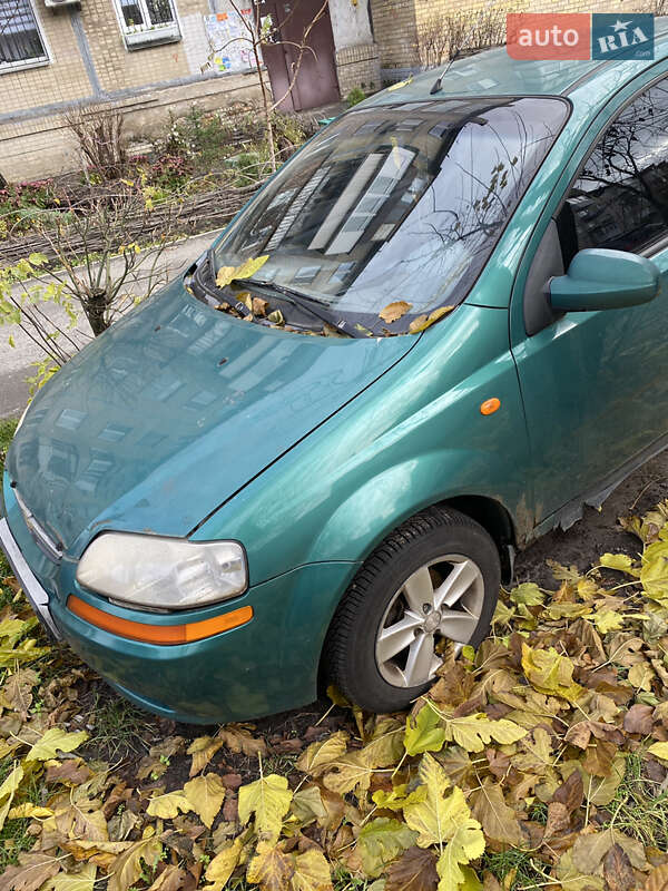 Седан Chevrolet Aveo 2004 в Киеве