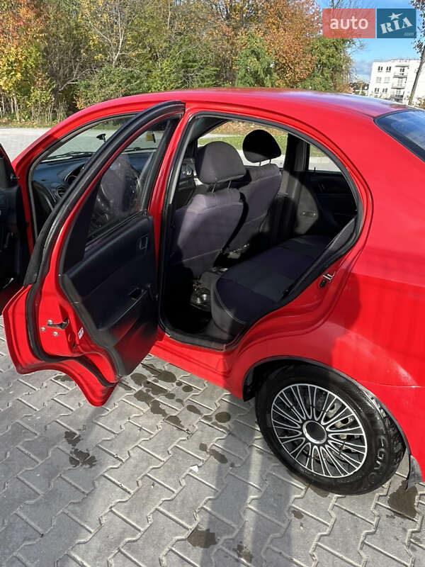 Седан Chevrolet Aveo 2008 в Львові