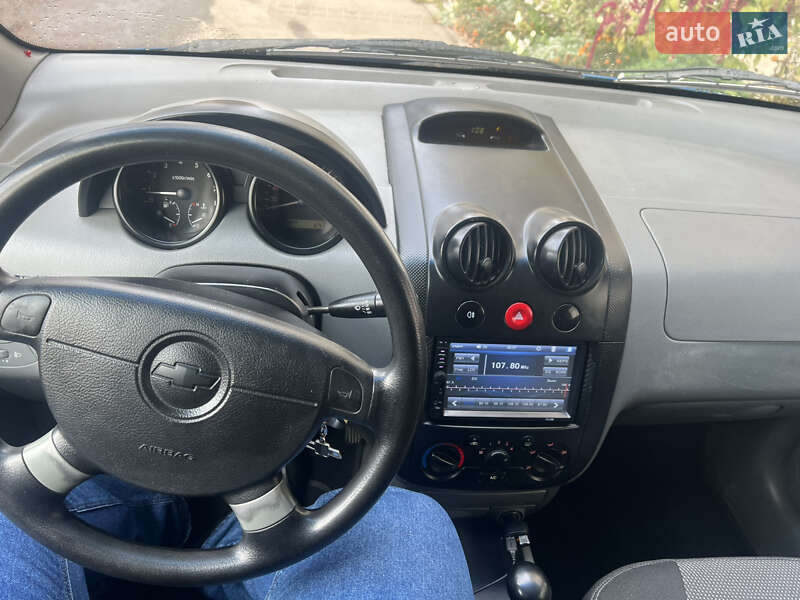 Хетчбек Chevrolet Aveo 2005 в Чернівцях