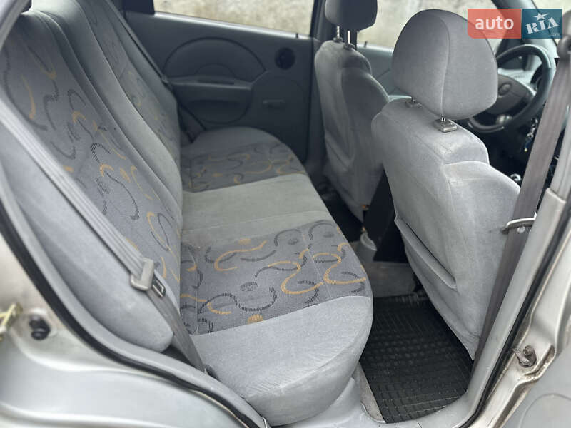 Седан Chevrolet Aveo 2005 в Києві