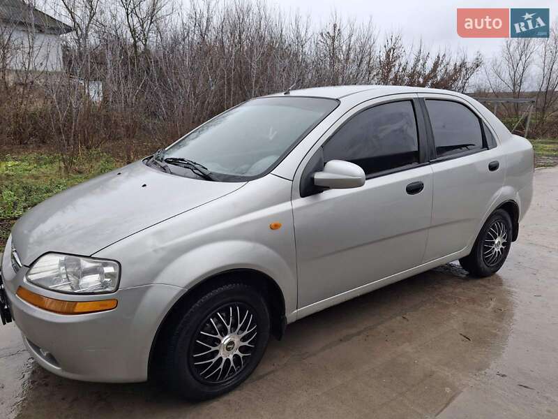 Седан Chevrolet Aveo 2004 в Мурафі