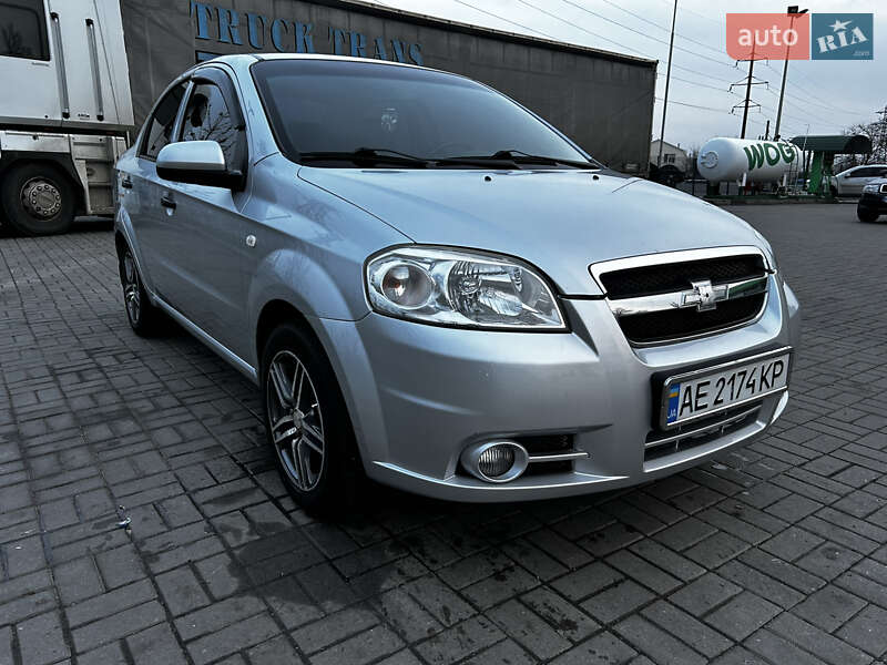 Седан Chevrolet Aveo 2011 в Новомосковську