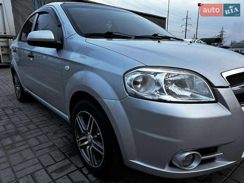 Седан Chevrolet Aveo 2011 в Новомосковську