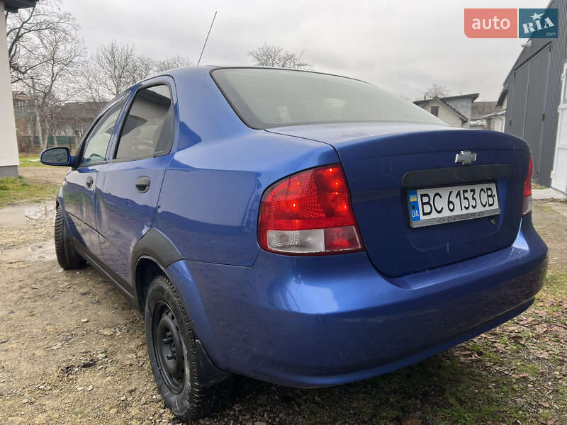 Седан Chevrolet Aveo 2005 в Болехові