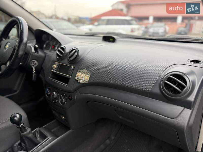 Седан Chevrolet Aveo 2006 в Киеве