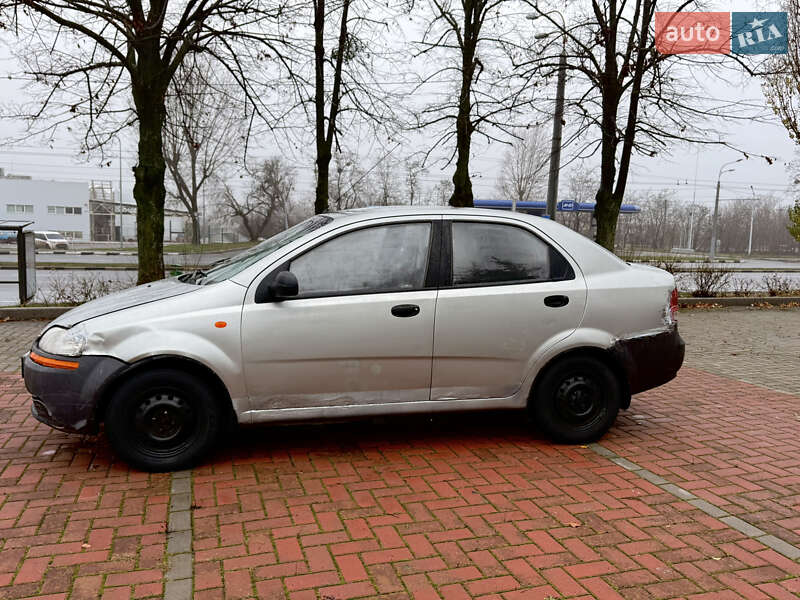 Седан Chevrolet Aveo 2005 в Харькове