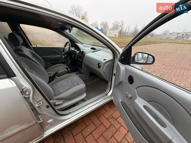 Седан Chevrolet Aveo 2005 в Харькове