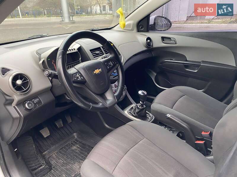 Хэтчбек Chevrolet Aveo 2011 в Николаеве фото 21 Хэтчбек Chevrolet Aveo 2011 в Николаеве