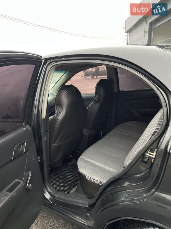 Седан Chevrolet Aveo 2006 в Жмеринке