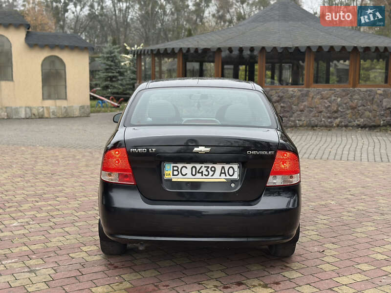Седан Chevrolet Aveo 2005 в Жовкві