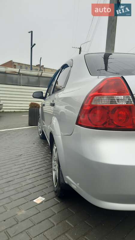 Седан Chevrolet Aveo 2008 в Вінниці