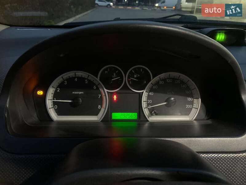 Седан Chevrolet Aveo 2008 в Черновцах