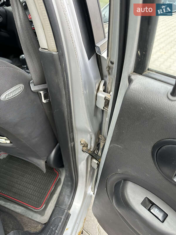 Седан Chevrolet Aveo 2006 в Чернівцях