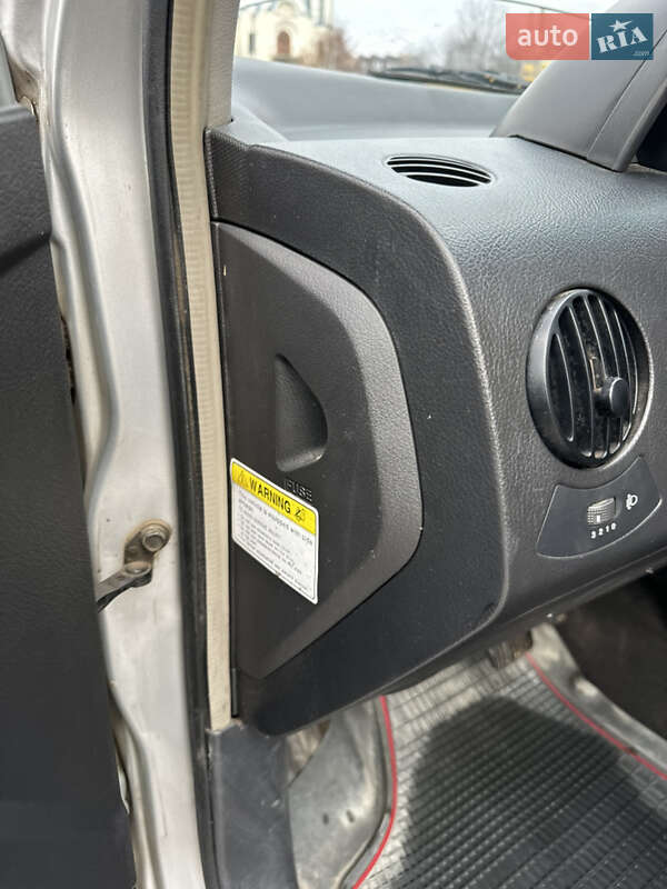 Седан Chevrolet Aveo 2006 в Чернівцях