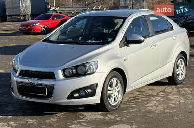 Седан Chevrolet Aveo 2012 в Рівному