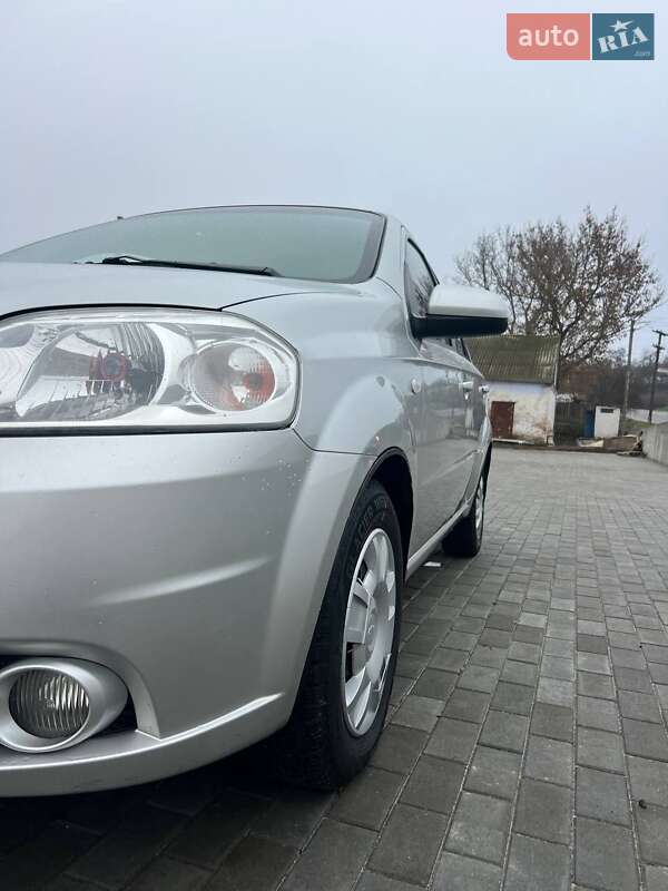Седан Chevrolet Aveo 2008 в Хороле