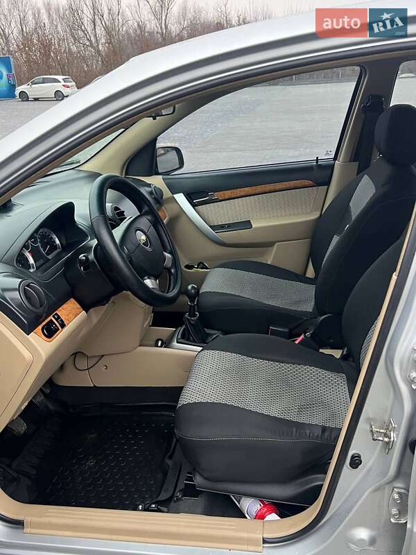 Седан Chevrolet Aveo 2008 в Хороле